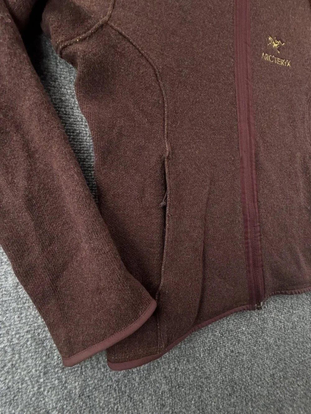 VTG Arc’teryx Regent Cardigan 2006 Large Raspberry Italian Wool Blend Red Brown